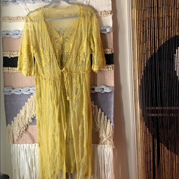 Mellow yellow - Picture 1 of 1